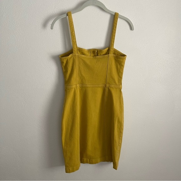 Aritzia wilfred free jumper worn on Josie on Riverdale size 4 button front - Picture 4 of 12